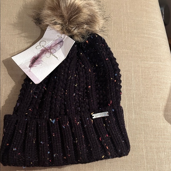 Jessica Simpson Black Knit Beanie with Faux Fur Pom-Pom - Picture 1 of 4